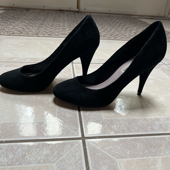 Steve Madden suede heels. Worn once - Picture 1 of 5